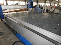 Фрезерный станок с ЧПУ RJ 1325 с вакуумным столом Фрезерный станок с ЧПУ RJ 1325 с вакуумным столом