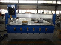 Фрезерный станок с ЧПУ RJ 1325 с вакуумным столом Фрезерный станок с ЧПУ RJ 1325 с вакуумным столом