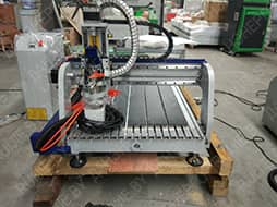 Фрезерный станок с ЧПУ RJ 6090 настольный Фрезерный станок с ЧПУ RJ 6090 настольный